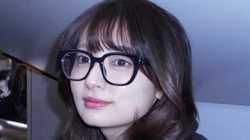 吉川愛 ピンクヘアの“激変ビジュアル”に「どこの天使かと」とファン絶賛！キラキラメイクにパッツン前髪×サラサラロングのティアラ姿に「お姫様」