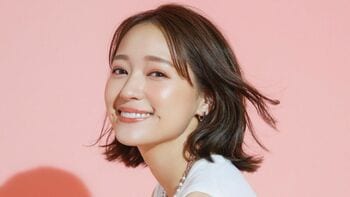 「かわいくて声出た！」chay  ノースリーブ×カチューシャでUSJを満喫　舌を見せたおちゃめショットも！