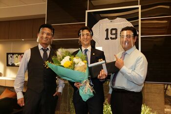 中島裕翔の誕生日を織田裕二がサプライズで祝福「大変な時期に気遣っていただきありがとうございます！」