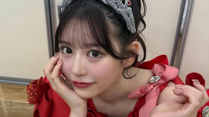 「すご！！天才」FRUITS ZIPPER月足天音 “思うがまま”生け花作品を披露！麗しいショットに「才能あり」「多才だね」と称賛の嵐