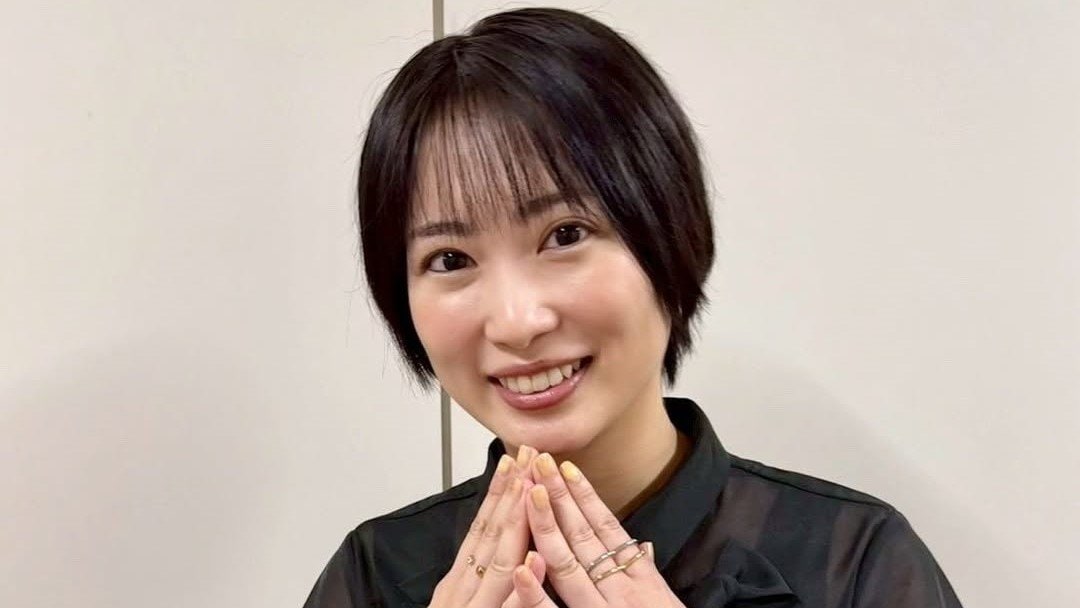 メガネ違和感笑」志田未来 ベイマックス風コーデでディズニー