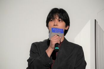 吉沢亮 クリスマスの舞台挨拶で「来年は仕事のないクリスマスを過ごしたい（笑）」