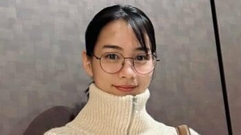 「冬の妖精が舞い降りた」のん 丸メガネ×大きめニットでリラックスムードただよう秋コーデを披露！「何着ても似合いますね」