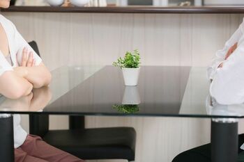 肝心なことは報告せず、どうでもいいことばかり報告…夫の行動に女性陣が怒り心頭！