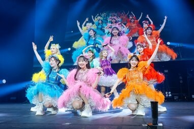FRUITS ZIPPERが年内最後のライブで観客を“かわいい”でフルボッコに