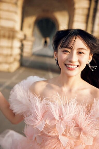 乃木坂46・川﨑桜の初写真集が9.2万部で1位！水着＆ランジェリー初挑戦