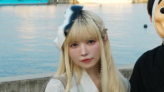 「もうカップル」益若つばさ 17歳息子と愛媛で“浴衣デート”！お面をつけて無邪気に楽しむ息子の姿に「何頭身！？かっこいい…」