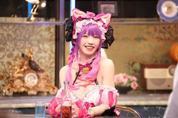コスプレのために「眉毛を全剃りしている」えなこが、ちょんまげラーメン・田渕章裕に眉メイクを施すと…驚きの仕上がりに！