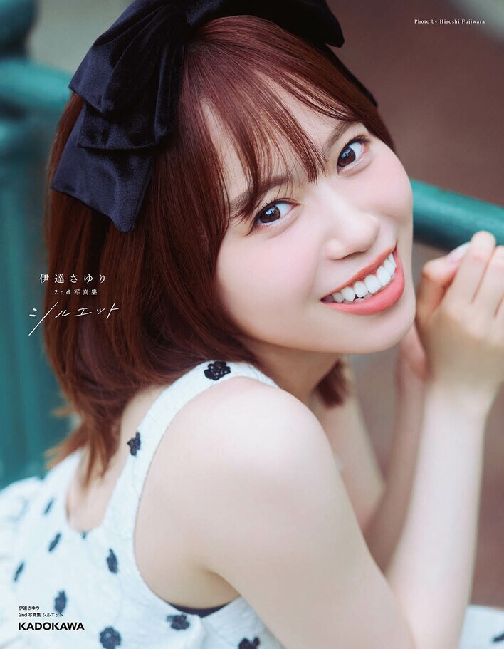 伯父はサンド伊達！声優・伊達さゆり ショートパンツで大胆に美脚を