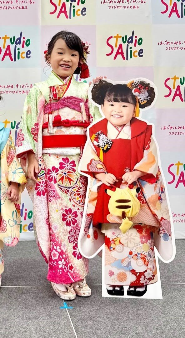 ののちゃん姉妹 “3歳同士”の七五三ショットが「そっくりすぎる」と反響