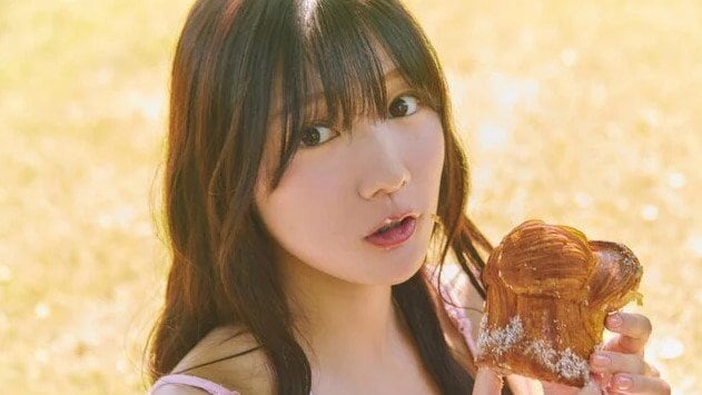 最終値下げ 河田陽菜 サンタ衣装 チュウ 直筆生写真 写真集未収録！日向坂46・河田陽菜 ピンクのビキニ姿でピクニック満喫