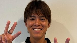 森保一監督の息子がW杯現地観戦ショットを公開！激闘の初戦終え次男・圭悟ら3兄弟が出発前に父へ贈ったオリジナルタオルに「まさに、七転び八起き！」と注目する声も
