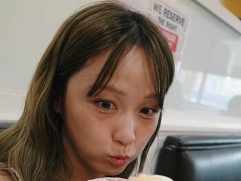 Dream Ami ハワイのビーチで美背中を披露！家族旅行でのキラキラ笑顔ショットに「写真みて暖かい気持ちになれました」　