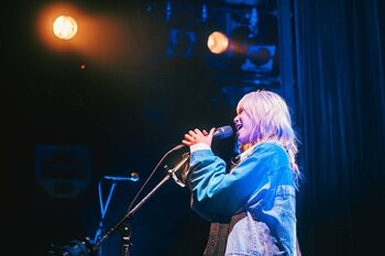砂月凜々香、初ワンマンツアー「CROSSROADS」を完遂　涙と笑顔で届けたツアーファイナル