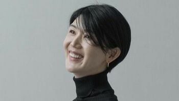 栗原恵 “バッグの中身公開”に共感の声！生後5ヵ月息子のための“ママグッズ”がぎっしり「大荷物になりますよね」