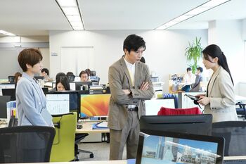 田中圭が大活躍！究極の選択を迫られた姿にSNS「神回」「天才的」「カッコいい」『ブルーモーメント』