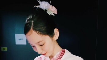 「女神降臨」吉岡里帆 浴衣姿で“うなじ”際立つショット公開！透明感あふれる横顔アップや凛とした表情に「国宝にしたい」