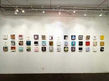 小さなアート〈約400点〉が一堂に。 国内外100名超が参加する過去最大規模の「0号展」原宿で開催