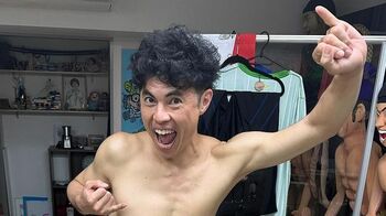 包帯姿で「骨折おっぱっぴー！」小島よしおSNSで負傷を報告　TBS番組で競技後に　靴をちゃんと履く重要性を呼びかけ