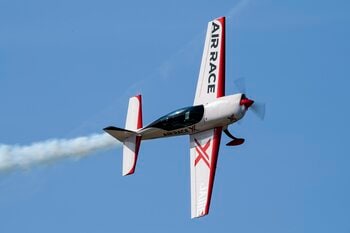 AIR RACE X 2026開幕へ｜初の米国人女性パイロット参戦、エアレース王者 室屋義秀の拠点 福島で実戦準備