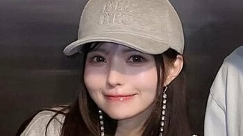 「どんどん背が伸びて男らしく…」益若つばさ息子の17歳誕生日を祝福！身長差大逆転の今昔2ショットに「親戚のおばちゃんの気分だよ」