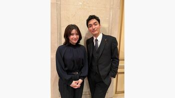 草彅剛＆宮澤エマがニヤリ「敵？味方？」物議をかもす『罠の戦争』オフショット