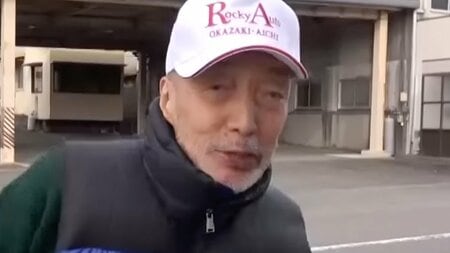 「車の宝箱や」テリー伊藤 完全受注生産“幻の名車”お披露目に大興奮！お宝の山に思わず頭クラクラ…クラシックな見た目で現代性能を実現