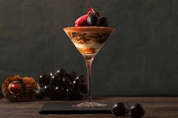 【期間限定】秋の味覚を詰め込んだ贅沢パフェ！恵比寿『TOOTH TOOTH TOKYO』より、「parfait marron tiramisu -栗と葡萄のティラミスパフェ-」が9/14（月）スタート