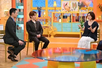 渡辺翔太「友だちだし仲良しなんだけど…」同時デビューを果たしたSixTONESについての本音も！各界で起こった手に汗握る名勝負を特集