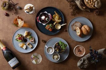 最上階スカイラウンジ「ベイ・ビュー」で秋の味覚を昼夜で楽しむ期間限定メニュー登場