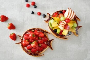 【ホテルニューグランド】今年は2種類！魚の形がキュートなフランス伝統菓子「ポワソンダブリル」（コーヒーハウス ザ・カフェ）