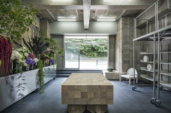 「logi plants & flowers」が東京・外苑前へ移転、ギャラリー併設の新拠点「logi / port gallery」を9月19日オープン