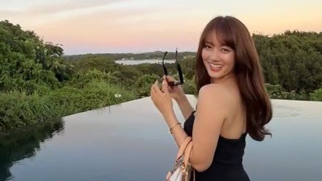 谷まりあ 20代最後の日に「どきどき」！？美デコルテ＆美背中を大胆披露した“女神ショット”に「いくつになっても素敵です！」