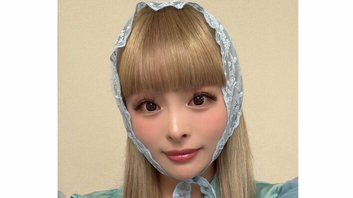 きゃりーぱみゅぱみゅ 「デビュー当時感ある」久々のツインテール姿披露！初挑戦の歯にジュエリーや片目は青カラコンに「雰囲気違っていい！」