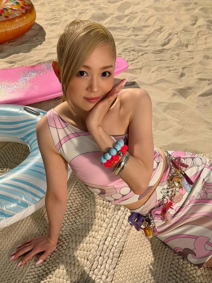 西野カナ「AIじゃありません」“ギャル感”あふれるオフショット公開！美