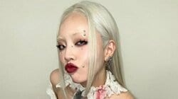 ちゃんみな 雰囲気ガラリの“新鮮な髪色”にファン大絶賛！豪華なプレートを手に嬉しそうな表情の28歳誕生日ショットに「新鮮」「めっちゃ似合ってる！」