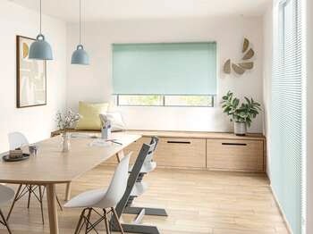 ヨコ型ブラインド「シルキー」をリニューアル　コードレスの“ハンドル操作”で子育て世帯に配慮