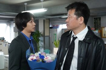 沼袋署で立てこもり発生！そんななか池田（中村海人）によって誠（佐藤二朗）と明日香（橋本愛）の関係がバラされる＜『夫婦別姓刑事』第6話完全版＞