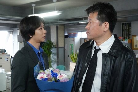 沼袋署で立てこもり発生！そんななか池田（中村海人）によって誠（佐藤二朗）と明日香（橋本愛）の関係がバラされる＜『夫婦別姓刑事』第6話完全版＞