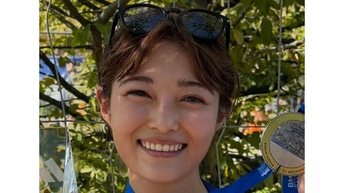 井上咲楽 ベルリンマラソン完走で驚きのタイム！自己ベスト大幅更新に「アスリートの域」メダル＆クリスタルトロフィー持った姿公開