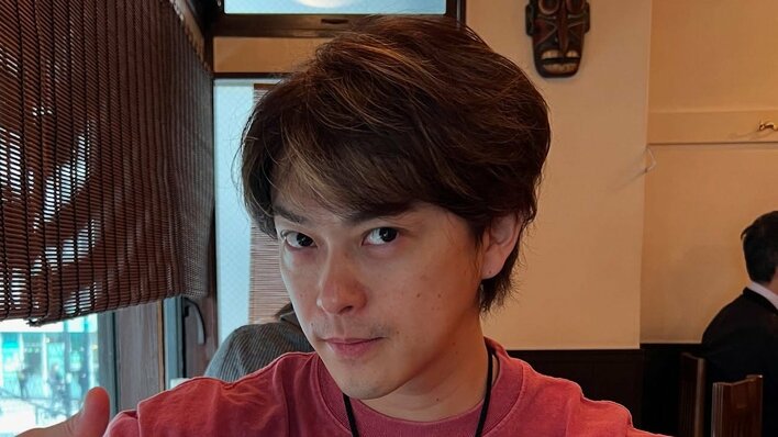 勝地涼 timelesz篠塚へ贈った“ハイセンス”な似顔絵披露！直筆メッセージと全員のメンバーカラー入った愛ある1枚に「そっくり」「天才画伯！」