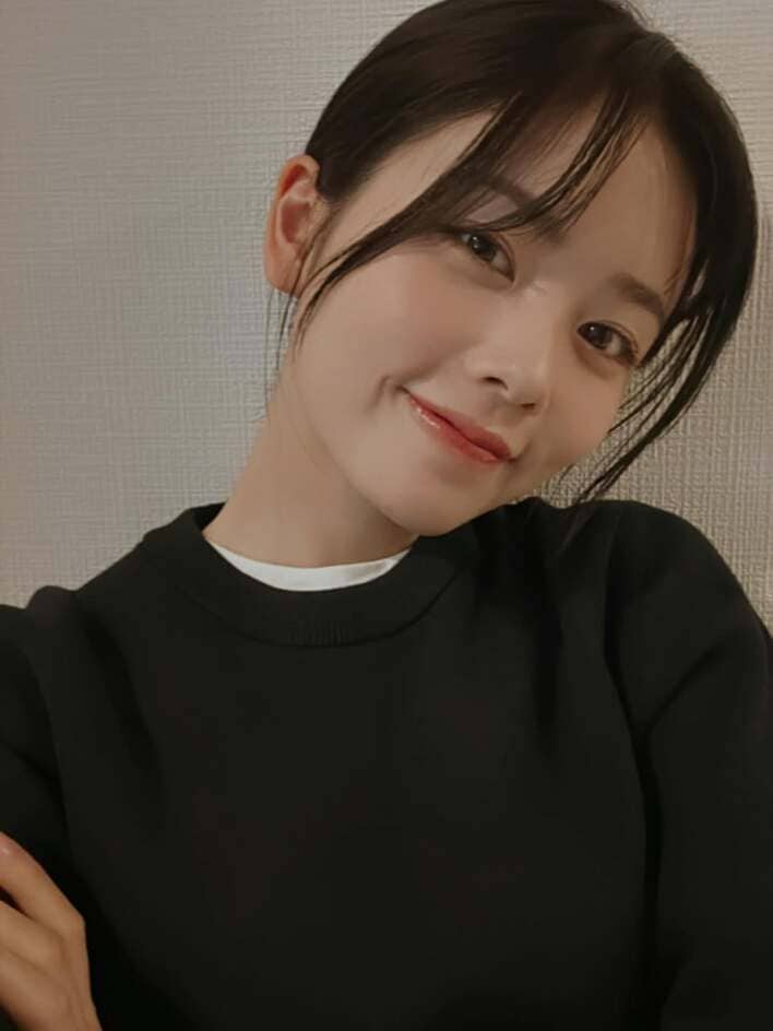 【大型配送タイプ】小芝風花さん掲載ページ（A3サイズ配送）#7713 Yahoo!オークション - 【1円スタート】小芝風花さん掲載ページ（約A3