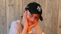 滝沢カレン「短距離な楽園」沖縄で贅沢グルメ堪能した“食べすぎ旅”ショット公開！誕生日祝いでカラフルな“スポンジ・ボブケーキ”も満喫