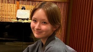 畑芽育 めいっ子との“相合い傘ショット”公開！「情けない…」子どもサイズの傘に2人で入る姿に「平和で可愛すぎる」「トトロみたい」「愛おしい」などと反響