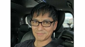 「広くて素敵なお庭！」沢村一樹 植木の土替えの様子公開！慣れた手つきで作業する姿に「職人さん！」「丁寧な暮らし」と反響