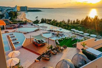 日本屈指のリゾート地・沖縄県恩納村の絶景とともに愉しむ新サービス　Club Lounge＆Sunset Live「AQUA CLUB LOUNGE」2026年1月1日オープン