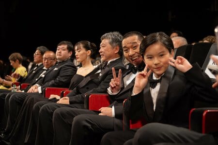 カンヌで9分間のスタンディングオベーション！綾瀬はるか＆大悟に絶賛の声「彼女の繊細なニュアンスが素晴らしい」「彼の演技は美しかった」映画『箱の中の羊』