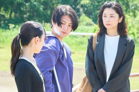 【場面写真追加】大学サッカー部主将・陸（岩瀬洋志）が階段から突き落とされる！夏海（小池栄子）らは精神的ケアを申し出るが…『さよならノワール』第4話予告