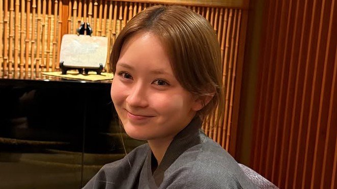 畑芽育 めいっ子との“相合い傘ショット”公開！「情けない…」子どもサイズの傘に2人で入る姿に「平和で可愛すぎる」「トトロみたい」「愛おしい」などと反響