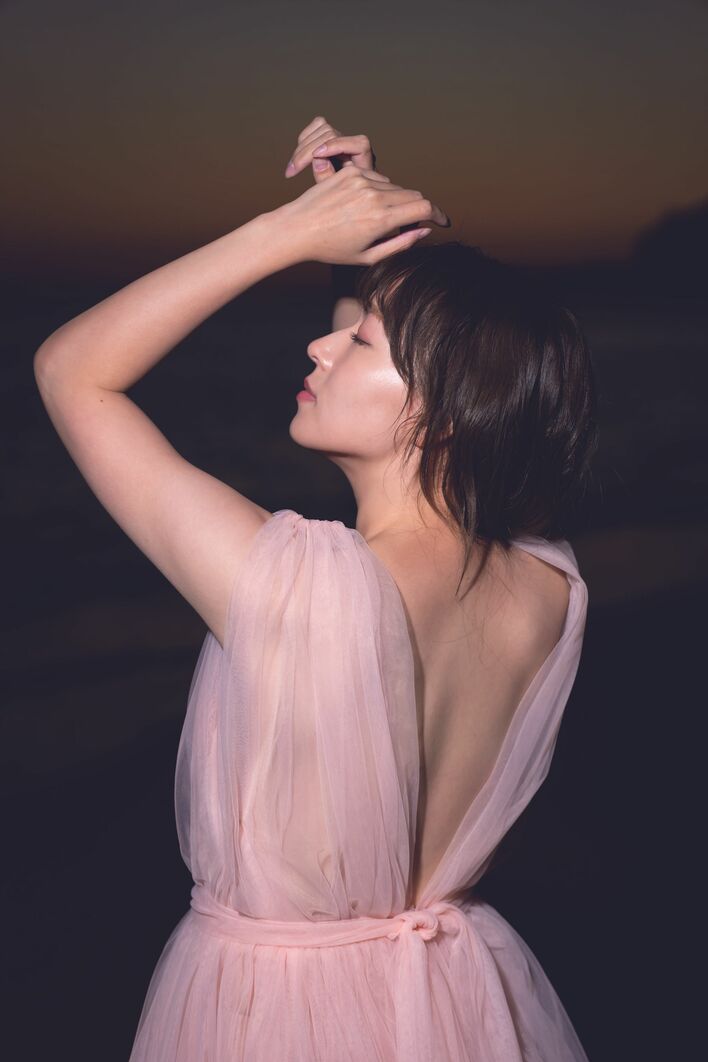 最も完璧な めざましどようび』阿部華也子キャスター 2nd写真集『華』は 救急・応急用具